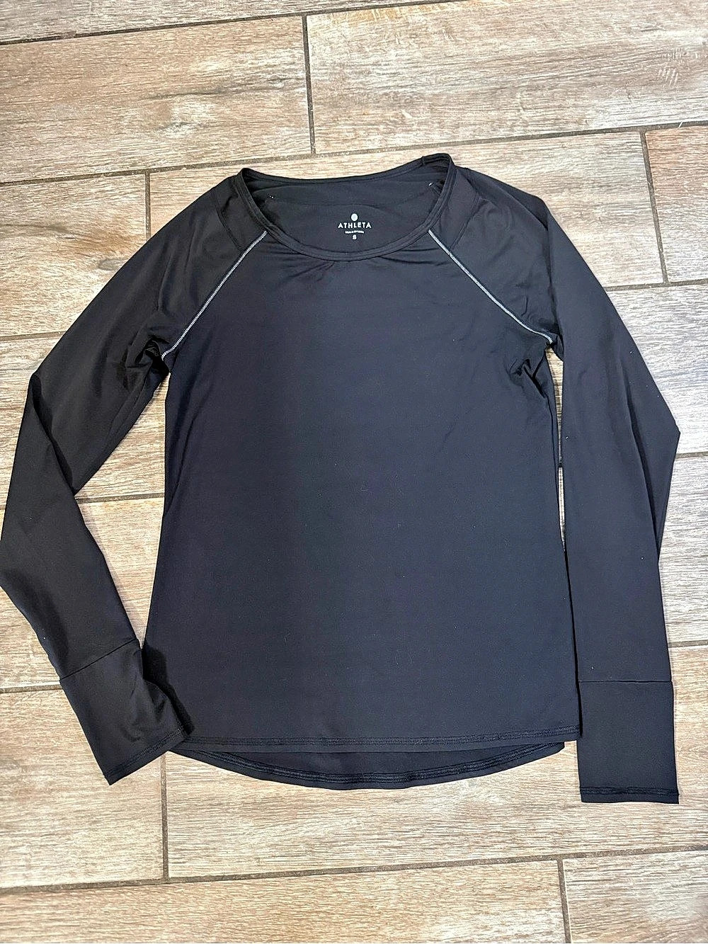 Athleta Long Sleeve Athletic Top in Black Size Small Like New